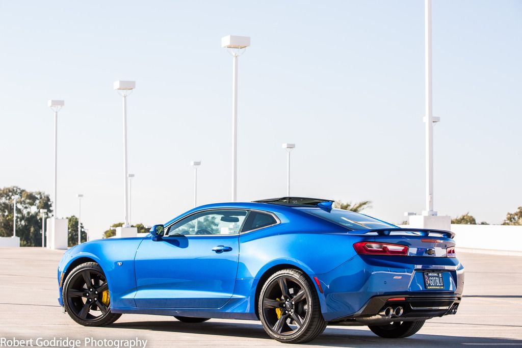 Painted brake calipers with yellow G2 on my Hyper Blue Camaro + more hires shots CAMARO6